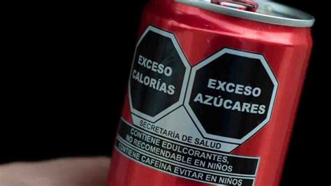 Tabla nutricional o infografía de advertencias de exceso de azúcares y sodio