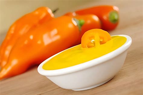 Preparación casera de pasta de ají amarillo