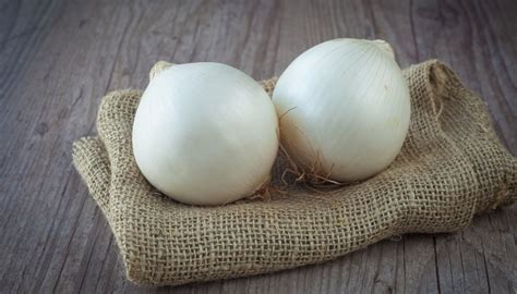 Foto de cebollas blancas idéntica a la del anuncio censurado en Facebook