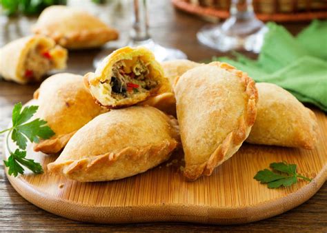 Esquema: Diversidad de rellenos para empanadas (tradicionales, vegetarianas, gourmet)