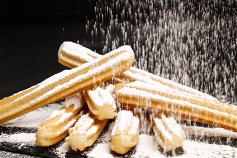 Foto de churros congelados de La Fábrica de Churros Boher en sus diferentes presentaciones (bolsas y cajas)
