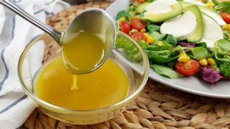 Infografía paso a paso sobre cómo elaborar la vinagreta perfecta y el orden de los ingredientes