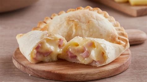 Relleno de jamón, queso y salsa bechamel para empanadas