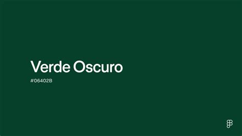 imagen de un pesto vibrante de color verde oscuro hecho con hojas de remolacha