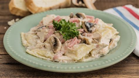 Salsa Parisienne cremosa con pollo y champiñones