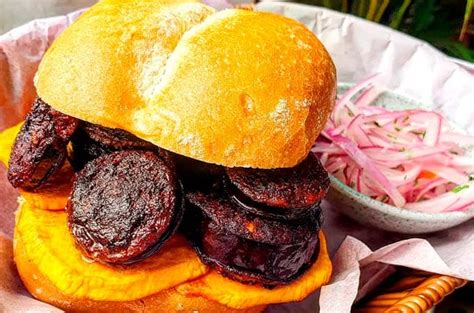 Infografía paso a paso de cómo trenzar el pan con relleno