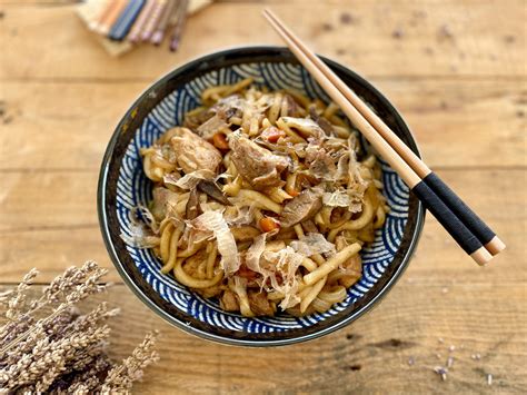 Plato de Yaki Udon recién hecho