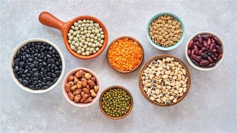 Infografía que muestra la variedad de legumbres: porotos, lentejas, garbanzos, arvejas y habas.