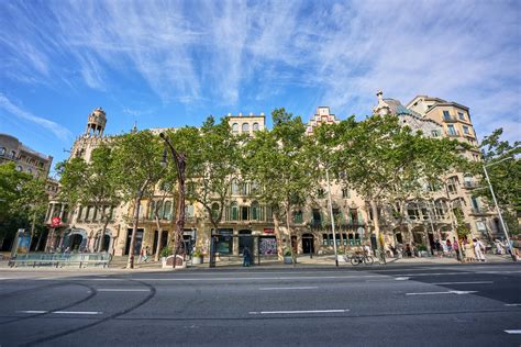 Fotografía arquitectónica del bloque de edificios en Barcelona conocido como La manzana de la discordia.