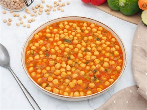 Foto: Garbanzos cocidos y aquafaba en un recipiente