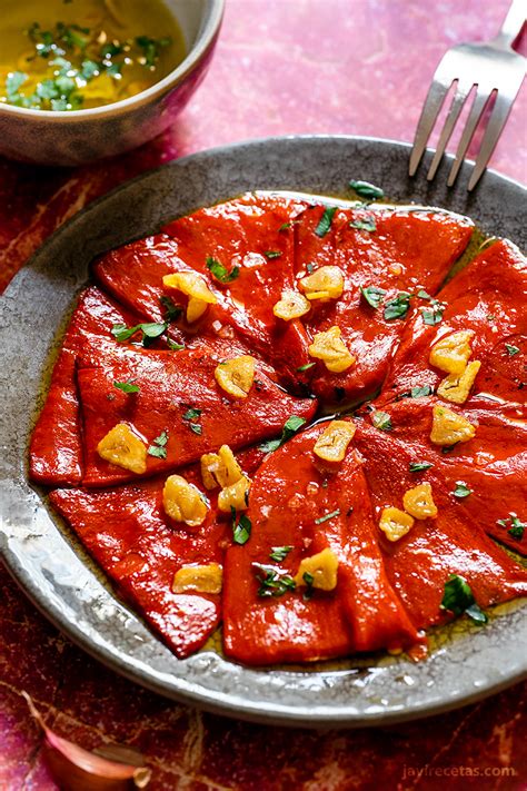 plato de quesos con mermelada de pimientos del piquillo