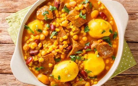 Plato tradicional de cholent o adafina para Shabat
