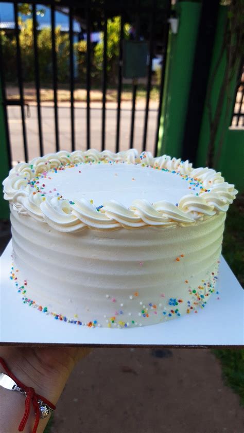 Pastel decorado con temáticas unisex o combinadas