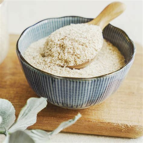 Esquema comparativo de texturas de yogur vegetal con y sin agentes espesantes como almidón o kuzu