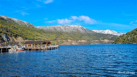 Vista panorámica del restaurante La Costa del Pueblo con el lago Lácar al fondo.