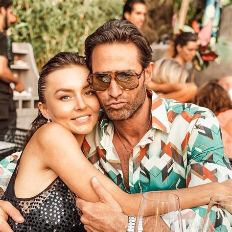 Angelique Boyer y Sebastián Rulli recreados en miniatura en un pastel
