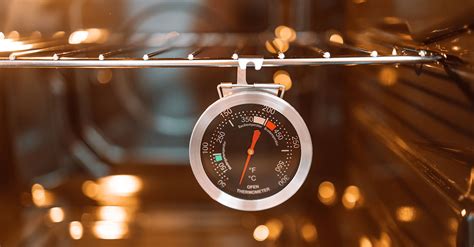 Esquema visual que muestra la temperatura del horno y el tiempo de horneado recomendado para una cocción perfecta.