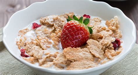 Imagen de un tazón de cereales Chocapic con leche o yogur