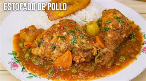 Plato de patitas de pollo al jugo con puré