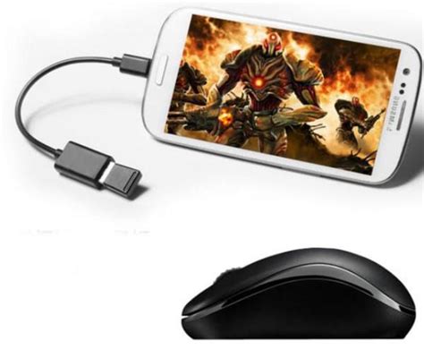 Adaptador OTG con ratón USB conectado a un smartphone