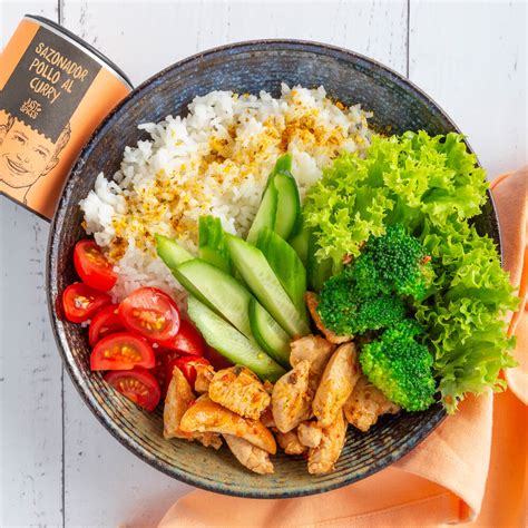 Bowl de Gohan Fit con salmón, palta y arroz