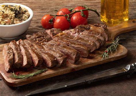 Esquema visual de ingredientes principales en un churrasco chileno tradicional