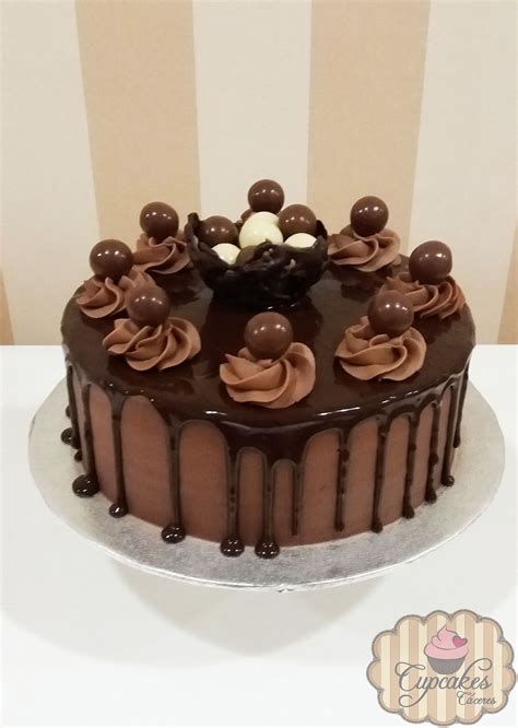Tortas decoradas con chantilly de chocolate