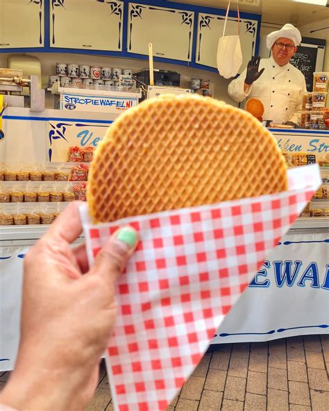 Thematic photo of stroopwafels on a market stall