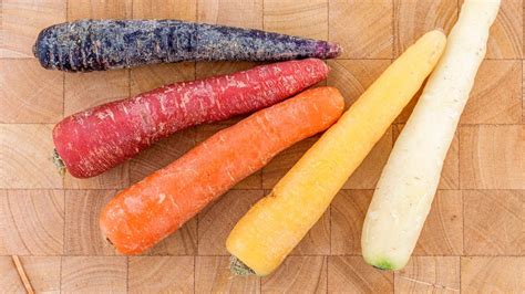 Infografía: Comparativa de pigmentación en zanahorias (naranja, morada, blanca, amarilla)