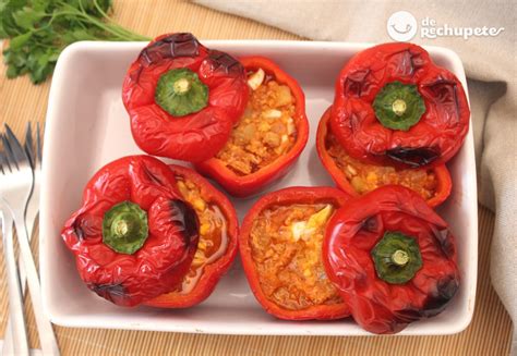 Pimientos rellenos de atún con salsa casera