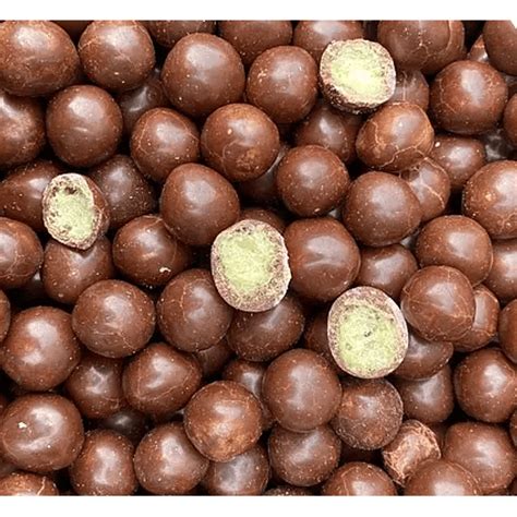 Infografía que muestra los beneficios de los cholitos: snack versátil, ideal para compartir y alta rotación de inventario