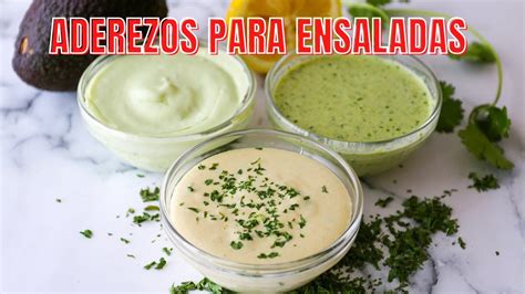 variedad de aderezos caseros en recipientes de cristal
