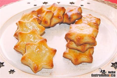 Figuras de mazapán de yema listas para gratinar
