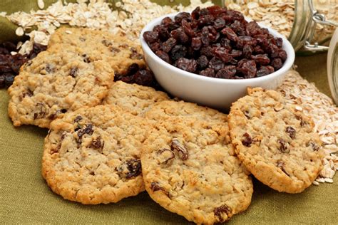 Galletas de avena con pasas y escamas de sal