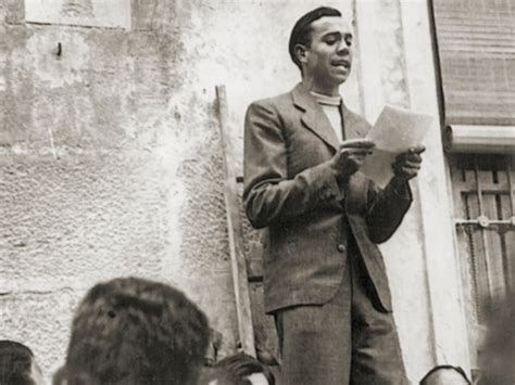 Miguel Hernández escribe en prisión