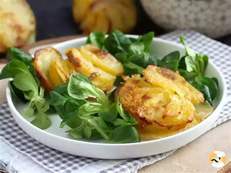 Plato con diversas guarniciones de patata