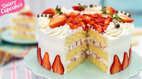 Torta de tres leches con piña decorada