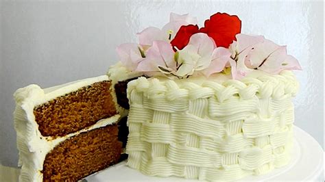 Decoración de pastel con betún de queso crema