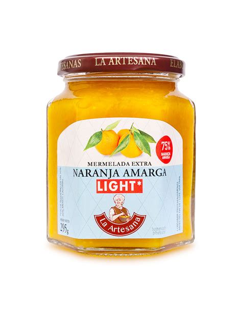 Mermelada light de naranja en un tarro sobre una tostada