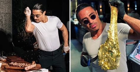 Fotografía del icónico gesto de Salt Bae salando la carne con su técnica característica.