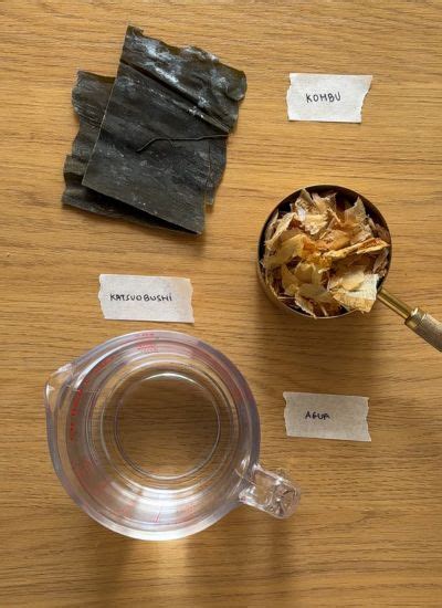 Ingredientes principales para dashi sin bonito: alga kombu y setas shiitake secas