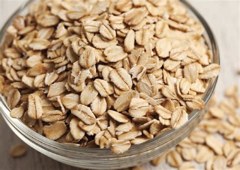 imagen: avena en hojuelas y avena en copos
