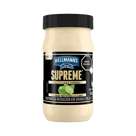 Ilustración de un paquete de mayonesa Hellmann's Supreme Classic Doypack con un fondo suave y cremoso.