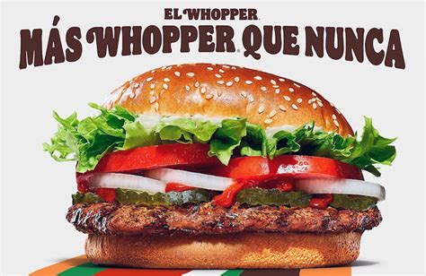 Ilustración detallada de la hamburguesa ANGRIEST WHOPPER® con sus ingredientes visibles.