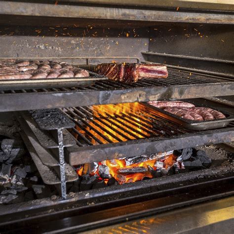 Psitopolío en Atenas - Parrilla con carnes al carbón