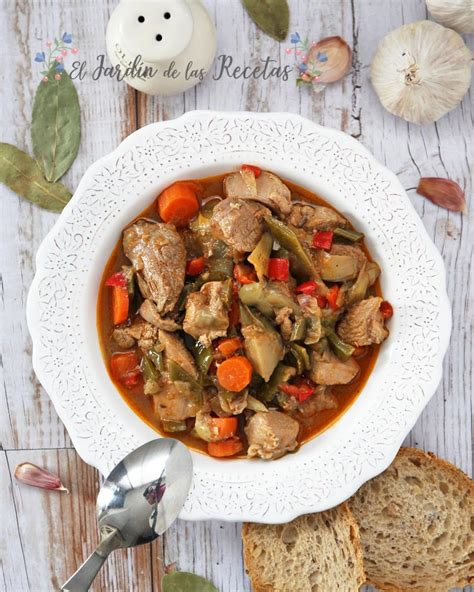 Plato saludable de pavo con arroz y verduras