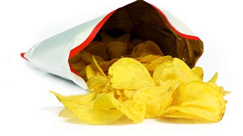 Ilustración comparativa de una bolsa de patatas fritas con aire (oxígeno) y otra con nitrógeno, mostrando la diferencia en la preservación del producto.