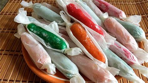 Foto: Camotes poblanos envueltos en papel de colores