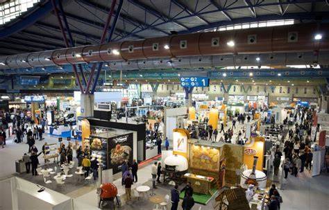 Fotografía de productos gourmet cordobeses expuestos en estands de ferias internacionales