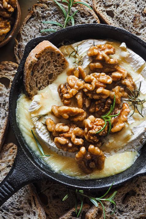Sándwich de camembert y nueces